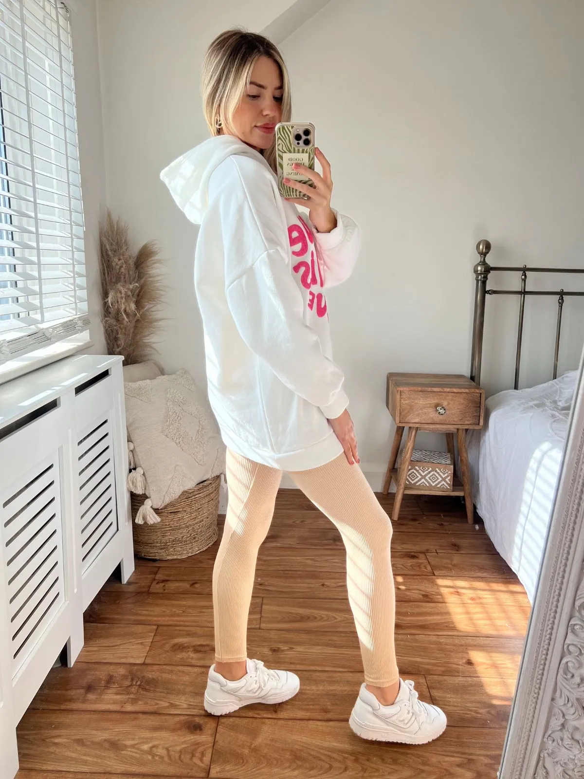 Love Lyric Hoodie / White & Pink