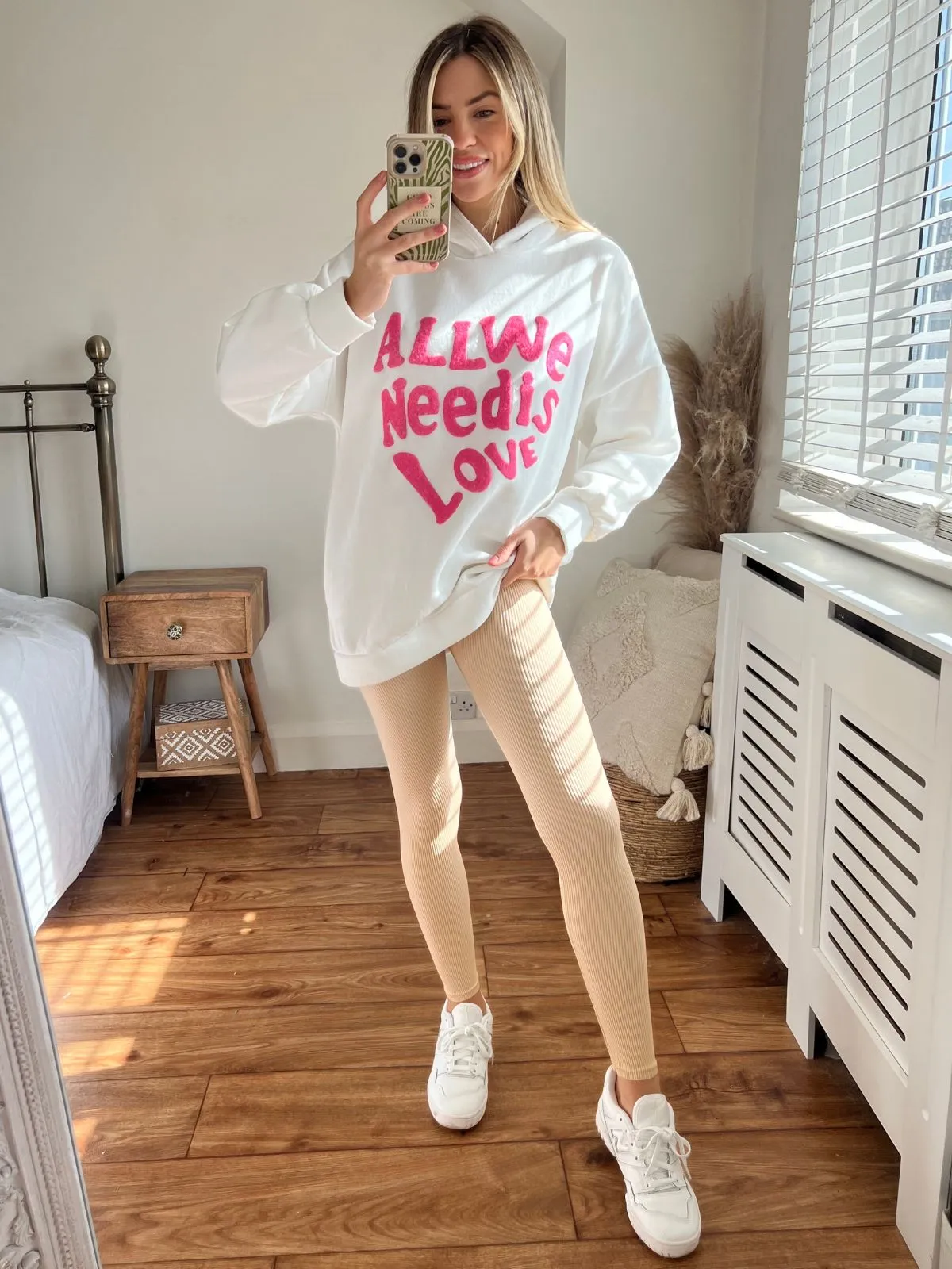 Love Lyric Hoodie / White & Pink