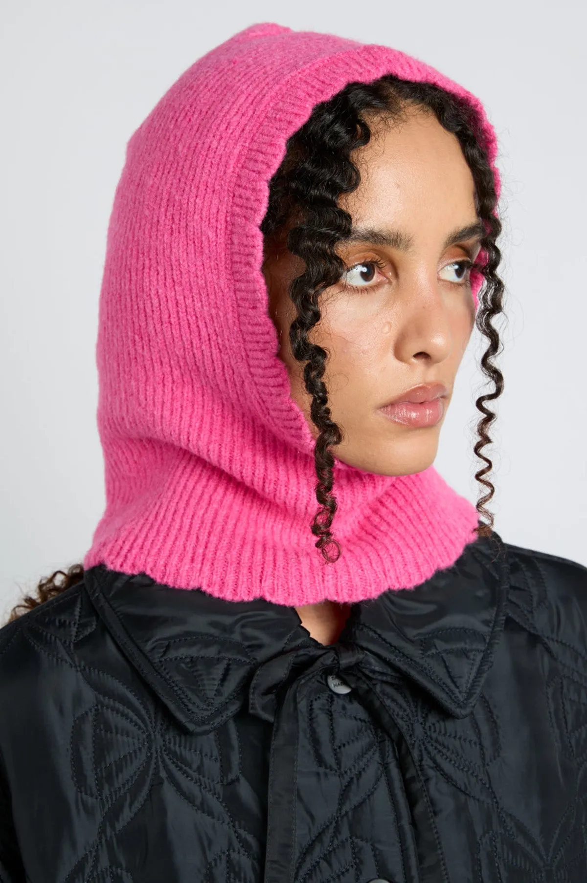 Scalloped Edge Hood Pink