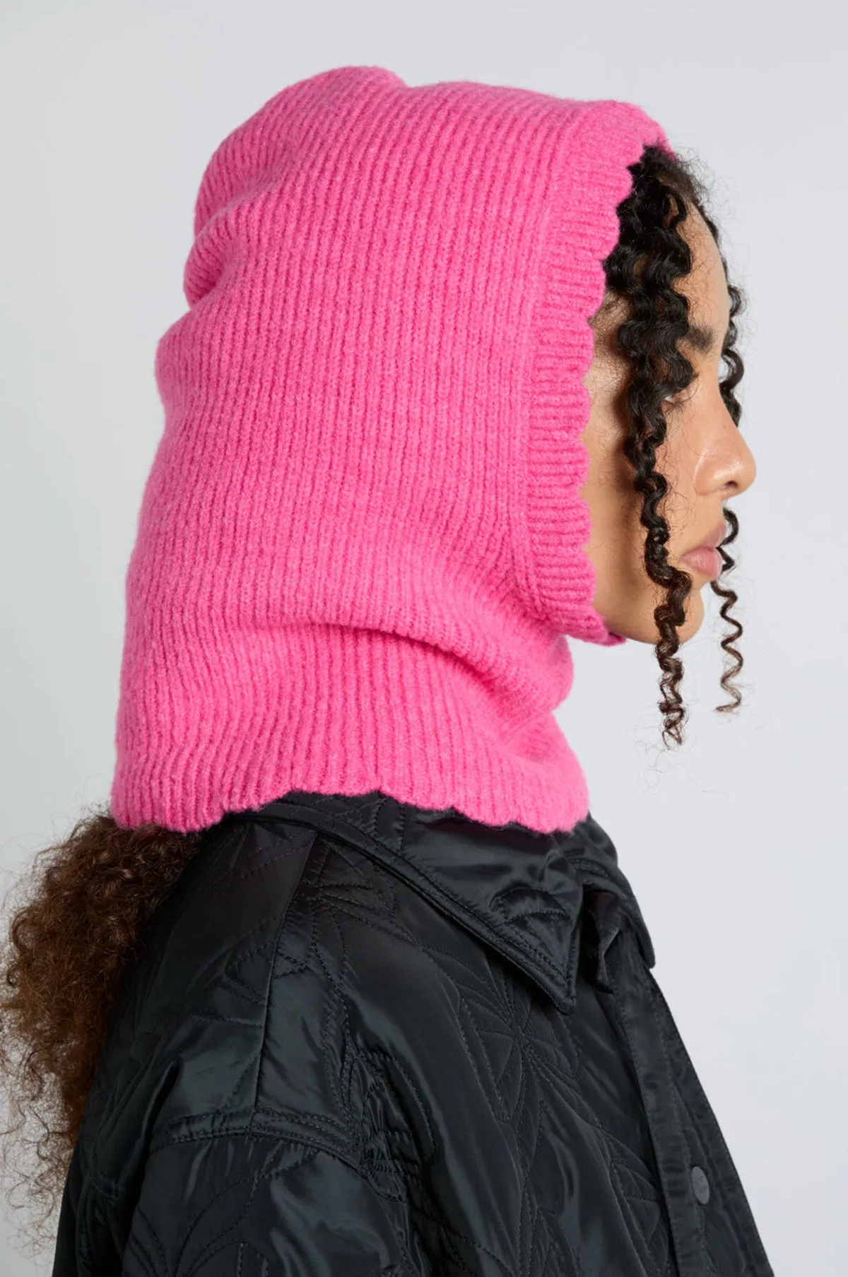 Scalloped Edge Hood Pink